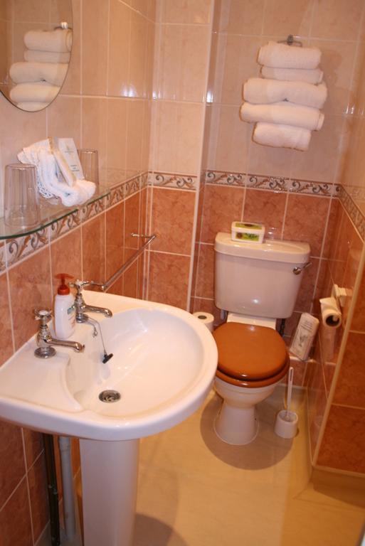 Bridge House B&B Cheltenham Extérieur photo