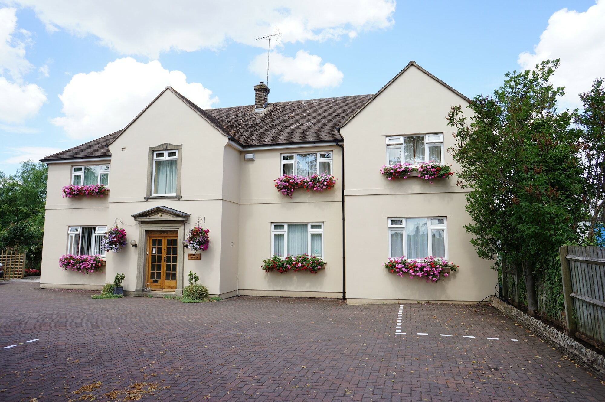 Bridge House B&B Cheltenham Extérieur photo